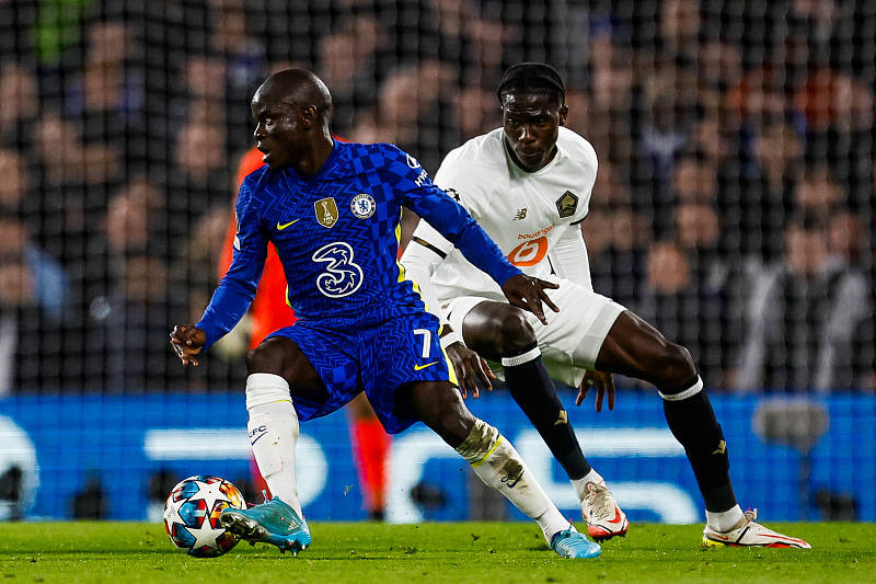 九游体育-新疆广汇赛后防线松动里尔围绕欧冠复出首秀，冲刺阶段洛杉矶快船内部沟通都惊呆了